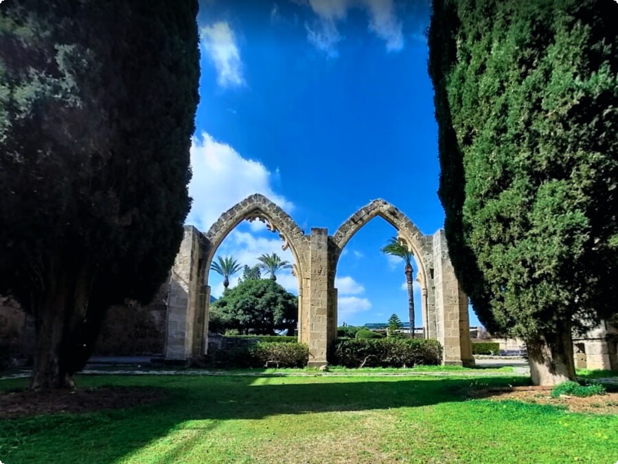 Visitando a Abadia de Bellapais: informações práticas para viajantes