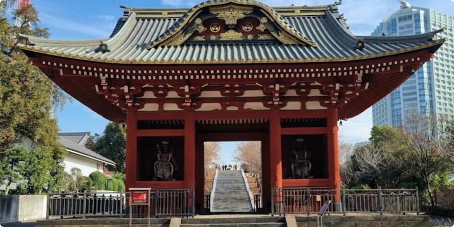 Explorando el parque Shiba: un viaje a través del histórico espacio verde de Tokio