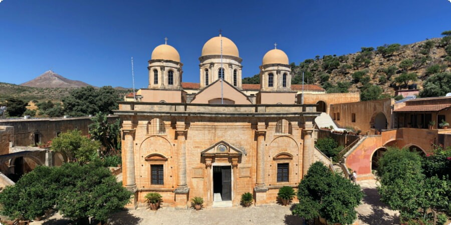 아기아 트리아다 수도원(Agia Triada Monastery): 하니아의 영적 오아시스 가이드
