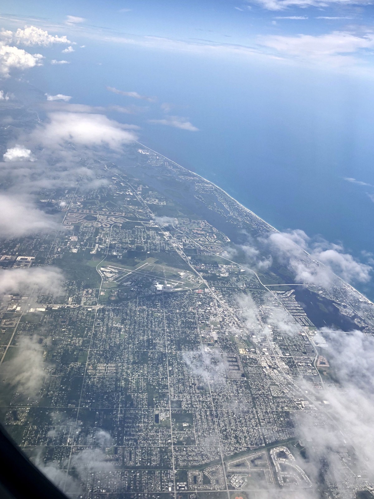 Fontos útmutató járműbérléshez Orlandóban