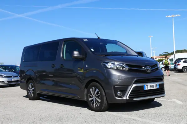 αεροδρόμιο Μάλτας – Ενοικίαση minivan 9 θέσεων