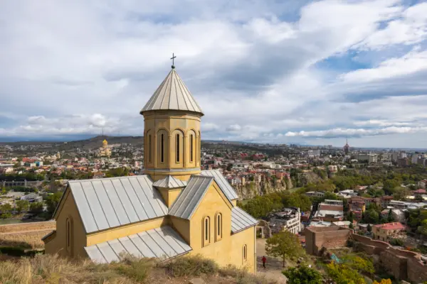 Tiflis – Elektrikli araba kiralama
