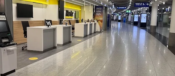 Hertz Autovermietung - Duesseldorf Airport