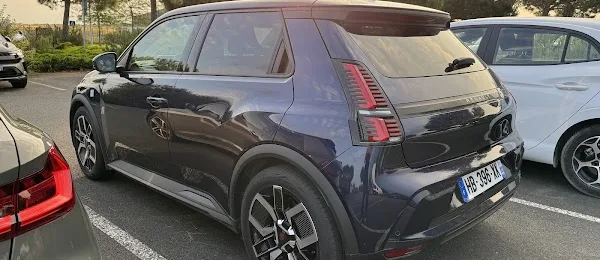 Europcar - La Rochelle Aéroport - Location Voiture & Camion