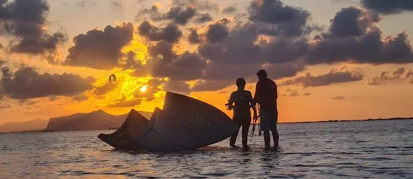 CHILI KITE - Lo Stagnone kite school