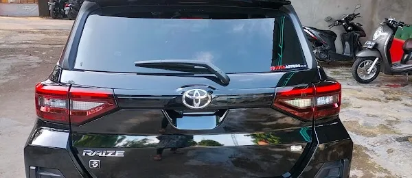 Rental mobil sukarno hatta evelyn