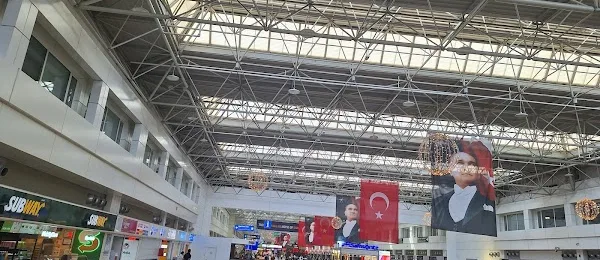 Avis Antalya Havalimanı