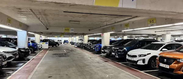 Hertz Alquiler De Coches - Bilbao Airport