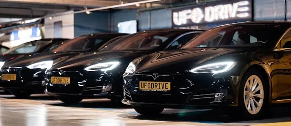 UFODRIVE: 24/7 Car Rental - London, Canary Wharf