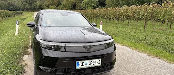 Hertz Rent a Car, Airport Ljubljana/Brnik