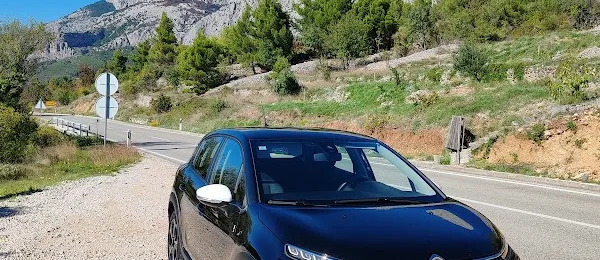 Goldcar Split airport